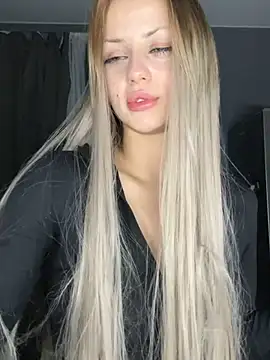 FavoriteKira online show from November 2025 09:37:01 PM