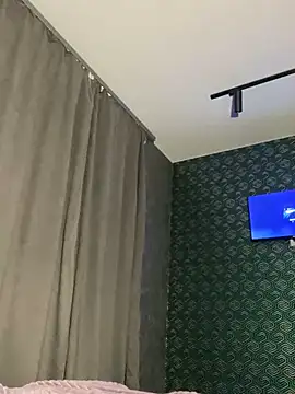 FavoriteKira online show from October 2025 05:13:02 PM