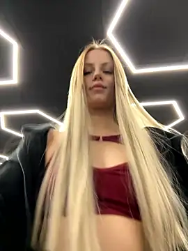 FavoriteKira online show from January 2026 04:10:01 PM