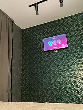 FavoriteKira online show from September 2025 04:07:01 PM