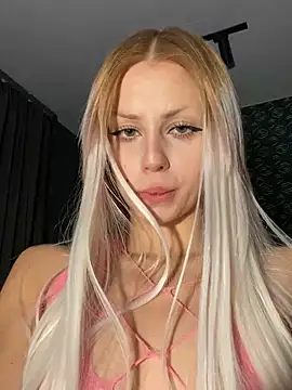 FavoriteKira online show from October 2025 04:19:02 PM