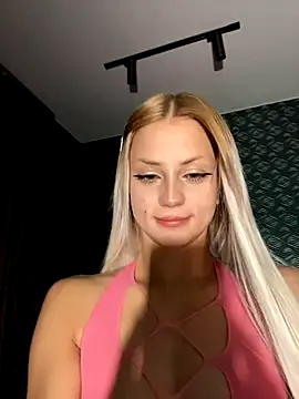 FavoriteKira online show from October 2025 03:37:02 PM