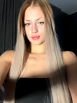 FavoriteKira online show from November 2025 04:50:02 PM