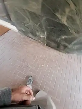 Snapshot of vercf14 chatting on October 2025 11:00:01 AM vercf14 online show from October 2025 11:00:01 AM