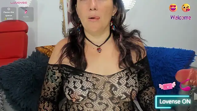 naughty milf esmeralda online show from April 2026 02:42:01 AM