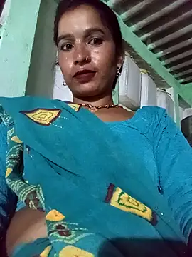 Snapshot of MISS_LOVE_001 chatting on September 2025 04:40:02 PM MISS LOVE 001 online show from September 2025 04:40:02 PM