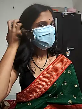Shivani2002 online show from April 2026 01:17:02 AM