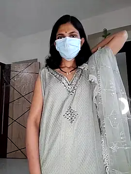 Shivani2002 online show from April 2026 09:35:01 AM