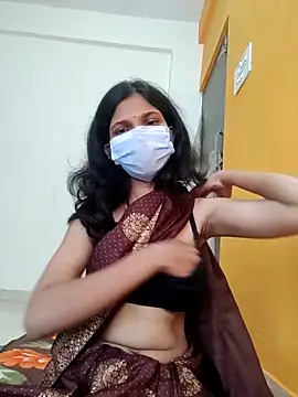 Shivani2002 online show from December 2025 01:31:01 AM