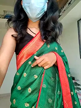 Shivani2002 online show from February 2026 10:25:01 AM