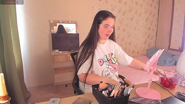 Snapshot of Alice_next_door chatting on June 2026 10:13:01 AM Alice next door online show from June 2026 10:13:01 AM
