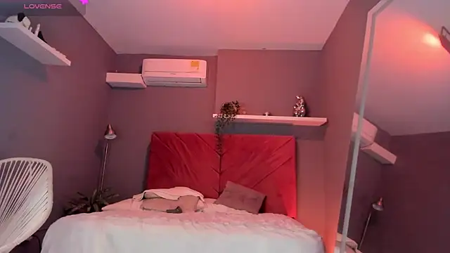 cinnia  online show from February 2026 11:31:02 AM