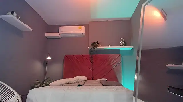 cinnia  online show from February 2026 11:30:01 AM