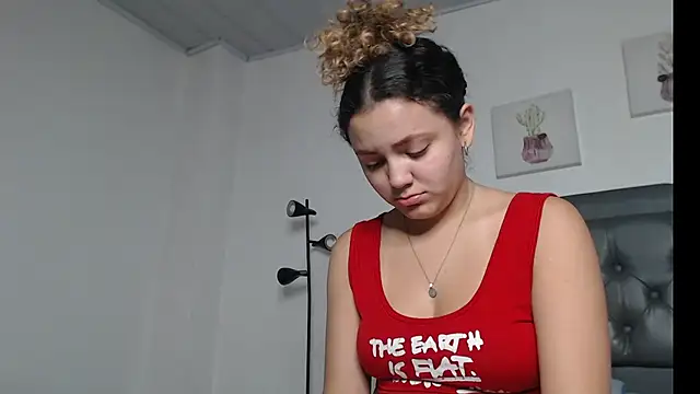 Snapshot of Giia_Monroe chatting on November 2025 03:55:02 PM Giia Monroe online show from November 2025 03:55:02 PM