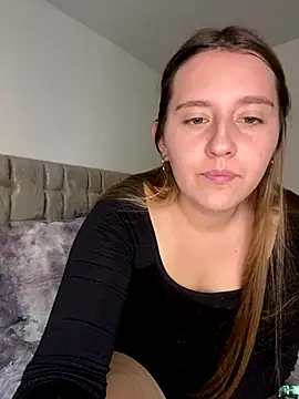 Snapshot of Cutie_blondie chatting on December 2025 10:25:01 PM Cutie blondie online show from December 2025 10:25:01 PM