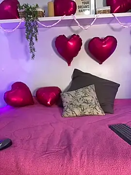 Snapshot of Cutie_blondie chatting on February 2026 11:42:02 AM Cutie blondie online show from February 2026 11:42:02 AM