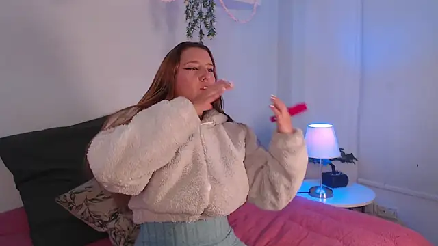 Snapshot of Cutie_blondie chatting on February 2026 11:45:01 AM Cutie blondie online show from February 2026 11:45:01 AM