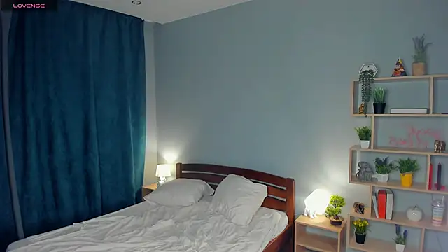 IsaVesco online show from February 2026 08:27:02 PM