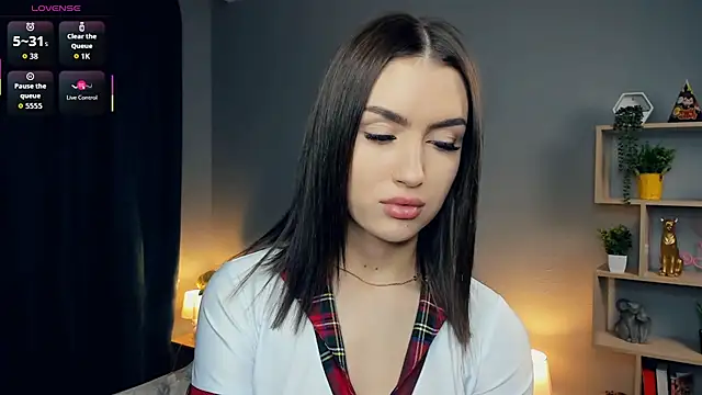 Snapshot of IsaVesco chatting on October 2025 07:11:02 PM IsaVesco online show from October 2025 07:11:02 PM