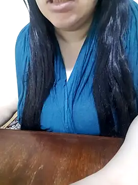 Snapshot of Madam-bezoul- chatting on September 2025 07:14:01 AM Madam-bezoul- online show from September 2025 07:14:01 AM
