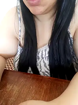 Snapshot of Madam-bezoul- chatting on October 2025 01:12:02 PM Madam-bezoul- online show from October 2025 01:12:02 PM