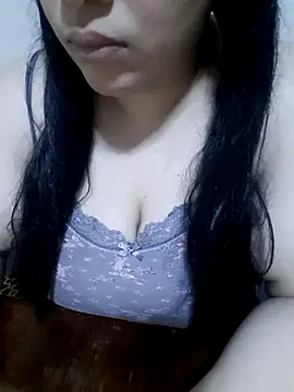 Snapshot of Madam-bezoul- chatting on October 2025 07:27:02 PM Madam-bezoul- online show from October 2025 07:27:02 PM