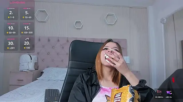 MadisonSky  online show from November 2025 01:25:01 PM