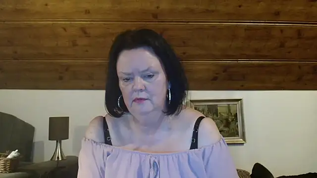 Snapshot of TiffanyMature chatting on October 2025 09:50:02 PM TiffanyMature online show from October 2025 09:50:02 PM