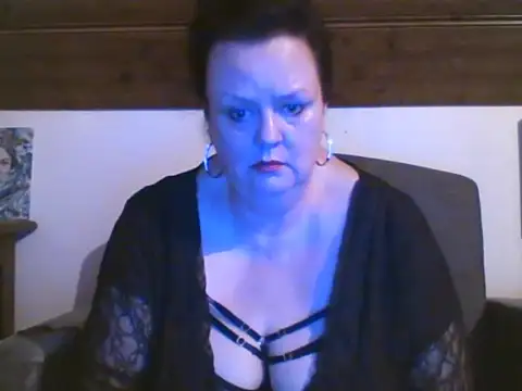 TiffanyMature online show from April 2026 08:37:02 PM