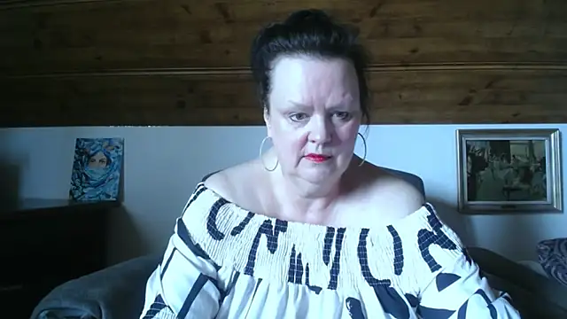 Snapshot of TiffanyMature chatting on May 2026 02:03:01 PM TiffanyMature online show from May 2026 02:03:01 PM