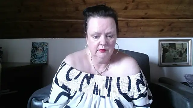 Snapshot of TiffanyMature chatting on May 2026 03:12:01 PM TiffanyMature online show from May 2026 03:12:01 PM