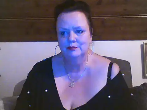 TiffanyMature online show from April 2026 09:39:33 PM