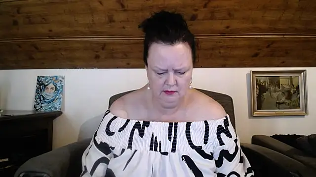 Snapshot of TiffanyMature chatting on June 2026 07:06:02 AM TiffanyMature online show from June 2026 07:06:02 AM