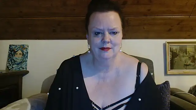 Snapshot of TiffanyMature chatting on April 2026 09:50:01 PM TiffanyMature online show from April 2026 09:50:01 PM