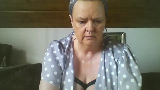 Snapshot of TiffanyMature chatting on September 2025 07:08:02 AM TiffanyMature online show from September 2025 07:08:02 AM