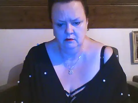TiffanyMature online show from April 2026 08:04:01 PM