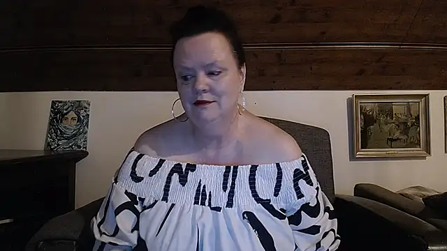 Snapshot of TiffanyMature chatting on May 2026 07:06:01 AM TiffanyMature online show from May 2026 07:06:01 AM