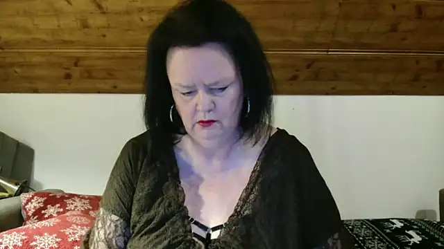 Snapshot of TiffanyMature chatting on December 2025 03:21:02 PM TiffanyMature online show from December 2025 03:21:02 PM