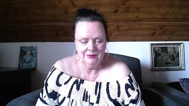 Snapshot of TiffanyMature chatting on June 2026 05:25:01 PM TiffanyMature online show from June 2026 05:25:01 PM