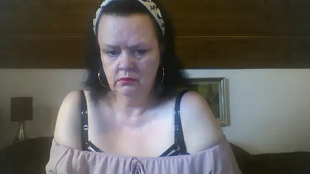Snapshot of TiffanyMature chatting on September 2025 07:58:01 AM TiffanyMature online show from September 2025 07:58:01 AM