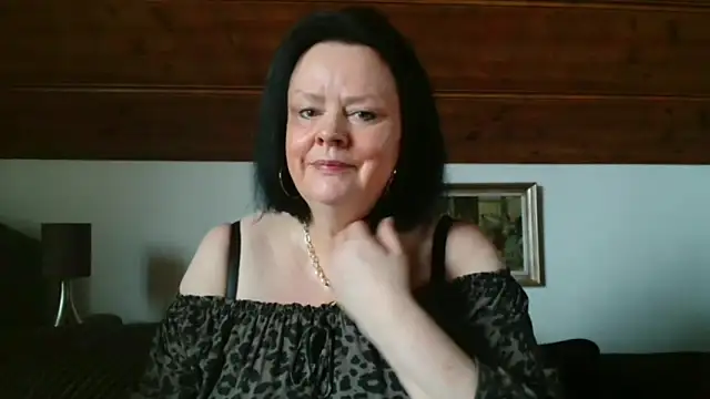 Snapshot of TiffanyMature chatting on October 2025 08:15:02 AM TiffanyMature online show from October 2025 08:15:02 AM