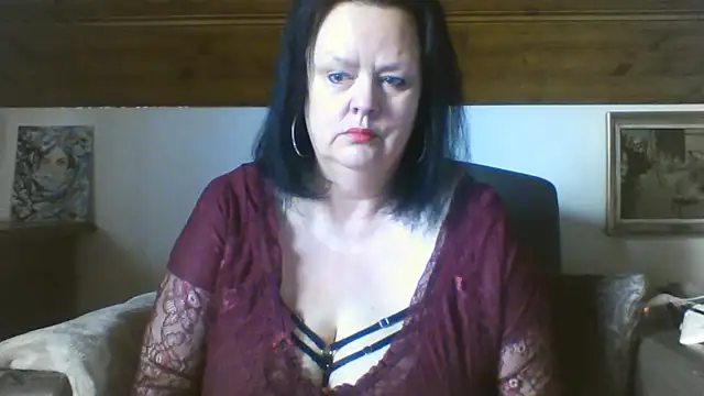 TiffanyMature online show from April 2026 06:18:01 AM