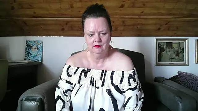 Snapshot of TiffanyMature chatting on July 2026 08:21:01 AM TiffanyMature online show from July 2026 08:21:01 AM