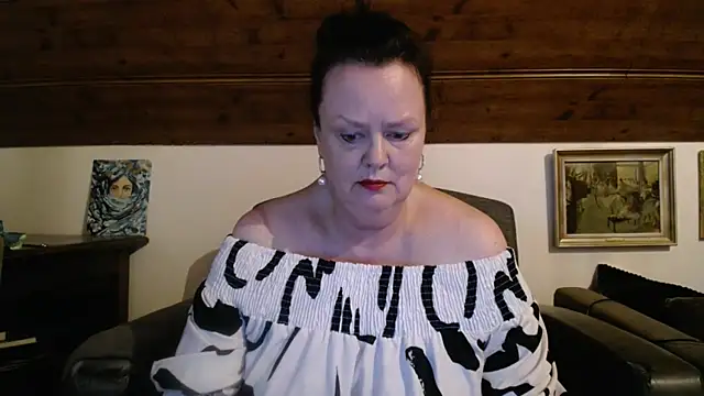 Snapshot of TiffanyMature chatting on June 2026 07:11:01 PM TiffanyMature online show from June 2026 07:11:01 PM
