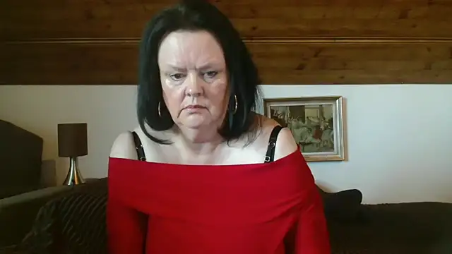 Snapshot of TiffanyMature chatting on October 2025 08:33:01 AM TiffanyMature online show from October 2025 08:33:01 AM