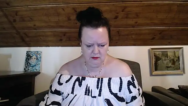 Snapshot of TiffanyMature chatting on May 2026 08:31:01 AM TiffanyMature online show from May 2026 08:31:01 AM