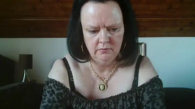 Snapshot of TiffanyMature chatting on September 2025 08:42:01 AM TiffanyMature online show from September 2025 08:42:01 AM