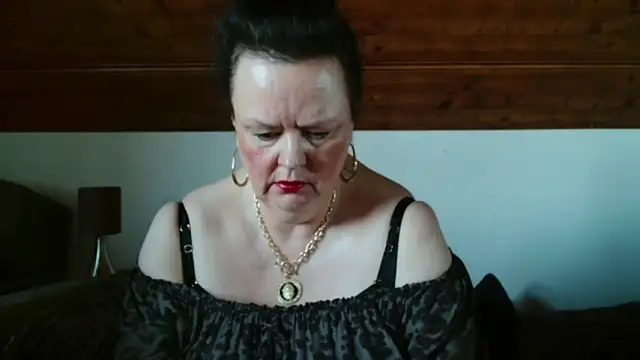 Snapshot of TiffanyMature chatting on November 2025 10:20:01 AM TiffanyMature online show from November 2025 10:20:01 AM