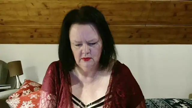 Snapshot of TiffanyMature chatting on December 2025 09:20:01 PM TiffanyMature online show from December 2025 09:20:01 PM