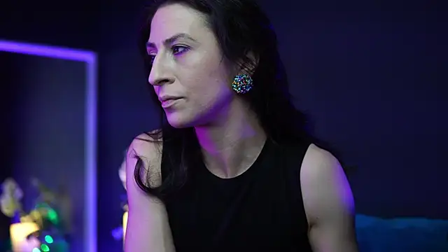 Snapshot of RubyRosa chatting on October 2025 09:54:01 PM RubyRosa online show from October 2025 09:54:01 PM